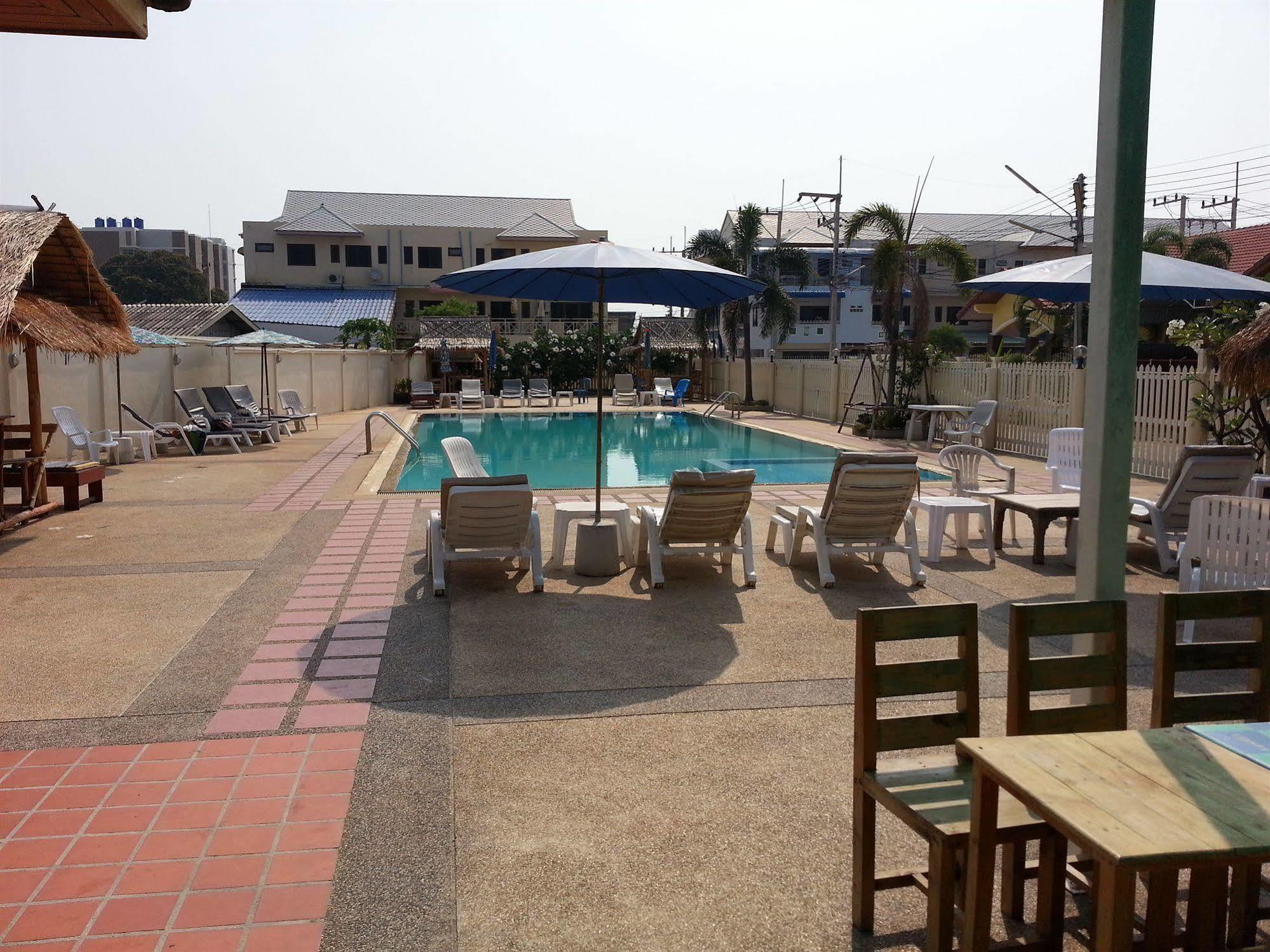Donkey'S Rest Hotel Hua Hin Bagian luar foto